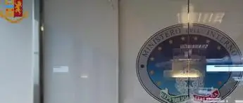 Falsi green pass, operazione della polizia contro commercio online