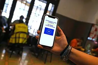 Green pass Italia, nei ristoranti controlli senza richiesta identità