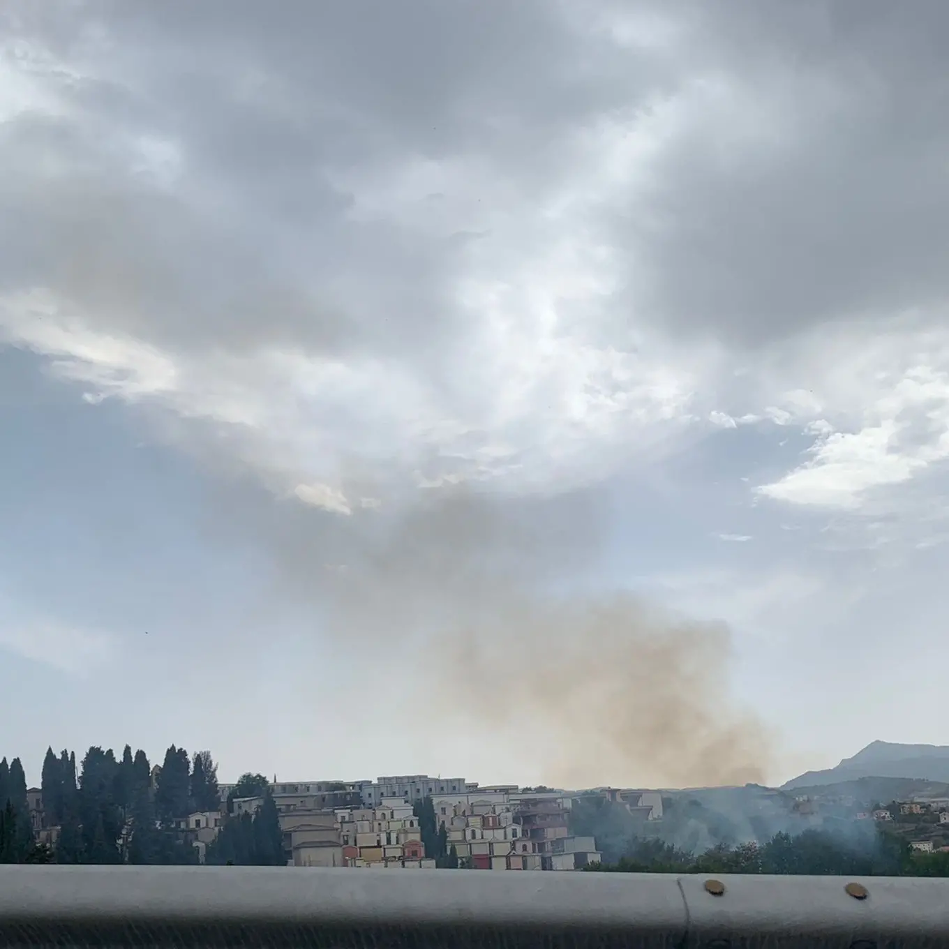 Incendio a Colle Mussano, in campo due squadre dei vigili del fuoco