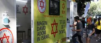 Vaccino covid, effetti terza dose uguali a seconda: ricerca