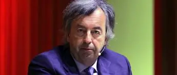 Covid, Burioni: \"Vaccini funzionano molto bene ma bisogna farli alla svelta\"