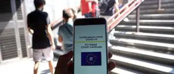 Green pass obbligatorio, sindacati scuola contro il governo