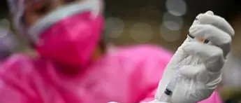 Vaccino covid, dal 16 agosto senza prenotazione a 12-18enni