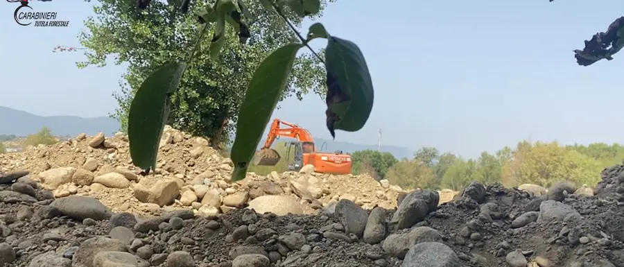 Furto di inerti dal Fiume Crati: arrestate due persone