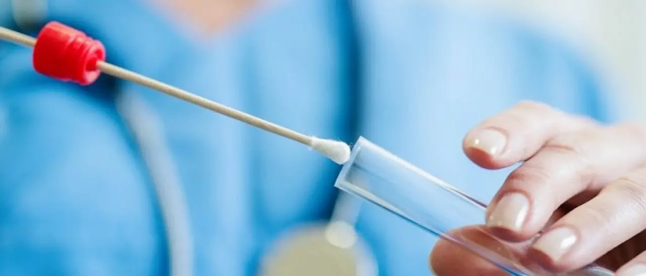 Per fare la chemio serve un tampone a pagamento. L'avvocato: «Assurdo»