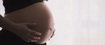 Covid, Cdc Usa raccomanda vaccino in gravidanza: \"Da dati no rischi\"