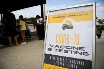 Vaccino, Usa verso autorizzazione terza dose per immunodepressi