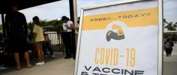 Vaccino, Usa verso autorizzazione terza dose per immunodepressi