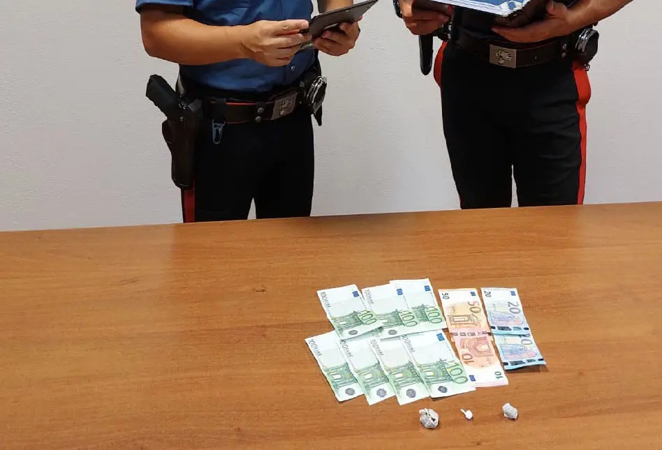Corigliano Scalo, i Carabinieri arrestano due giovani per spaccio di droga