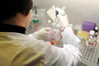 Aids, due scienziati italiani scelti dalla sanità Usa per trovare la cura