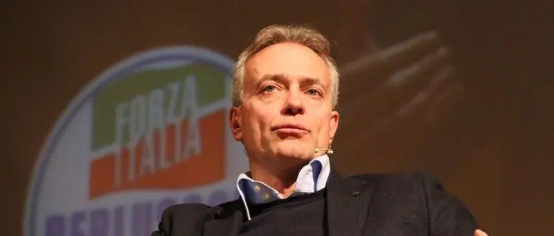 Gallo replica a Tridico: «Investimenti reali per i trasporti in Calabria»\n