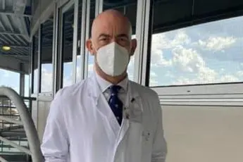 Covid, Bassetti: \"Basta tamponi a vaccinati asintomatici, è demenziale\"