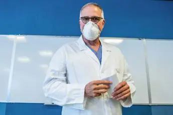 Covid, Zangrillo: \"Casi più seri per il 99% dei non vaccinati\"