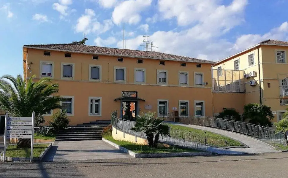 Camera penale in visita al carcere di Cosenza: «Parlamentari, venite con noi»