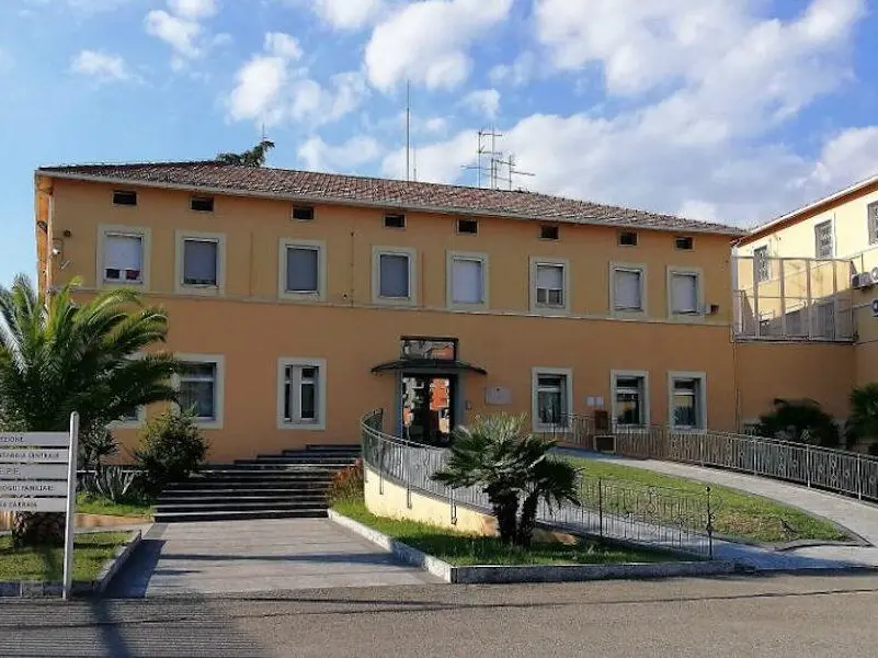 Cellulari in carcere a Cosenza, in 42 verso il processo dopo la prima scrematura | NOMI