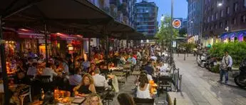 Covid Lombardia oggi, 374 contagi e 2 morti: bollettino 17 agosto