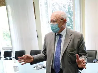 Vaccino Covid, Galli: \"Terza dose non mi convince\"