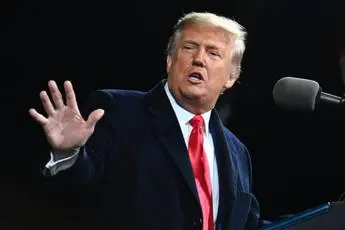 Trump rassicura Kiev: «Armi in arrivo, l’Ucraina deve difendersi». Ma a Zelensky servono i Patriot\n
