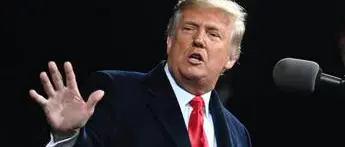 Guerra in Ucraina, Trump minaccia Putin: «Pace di 50 giorni o dazi al 100%»