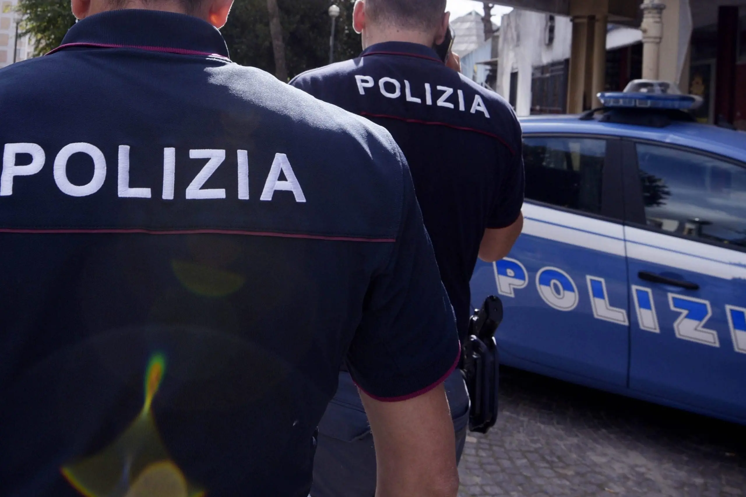 Cosenza, calci e pugni alla ex moglie: arrestato 50enne