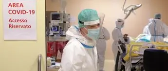 Covid oggi Italia, 7.260 contagi e 55 morti: bollettino 19 agosto