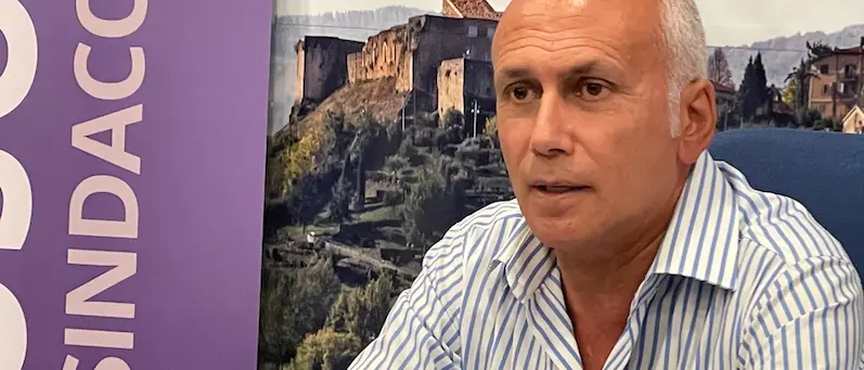 Franz Caruso controreplica al candidato del centrodestra. «Parla del nulla»