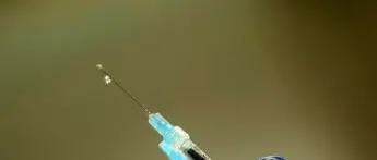 Vaccino Covid, Galli: \"Seconda dose a guariti inutile e non priva di rischi\"