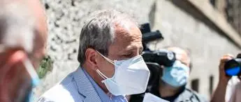 Obbligo vaccinale, Crisanti: \"Sì se protezione 90% per più di un anno\"