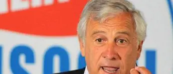 Vaccino obbligatorio, Tajani: \"Inevitabile se italiani non si vaccinano\"