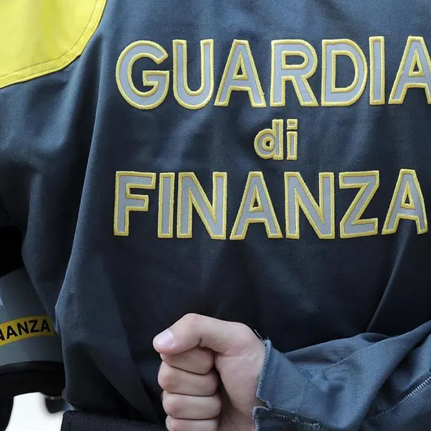 Droga trasportata sulle ambulanze: maxi operazione tra Sicilia e Calabria, 61 persone coinvolte