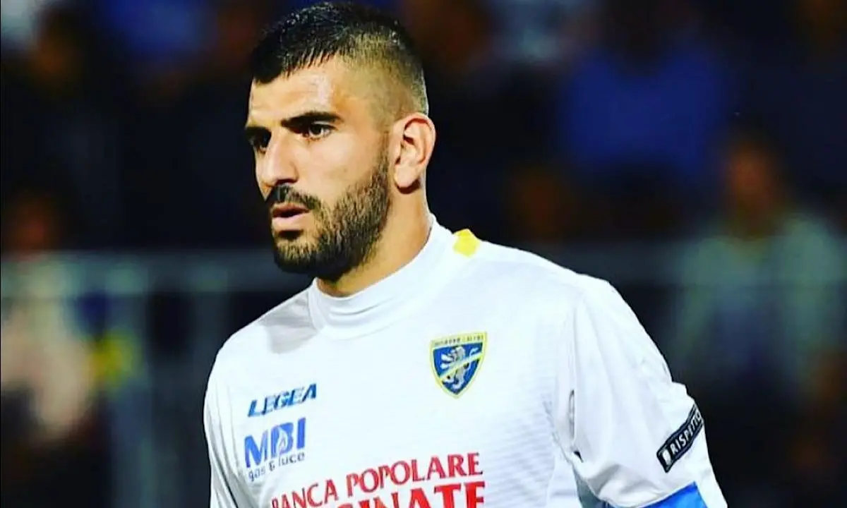 Vigorito al Cosenza, il portiere apre ai rossoblù. Il retroscena sull'affare