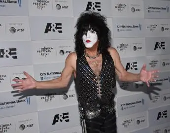 Paul Stanley positivo al covid, Kiss annullano concerto