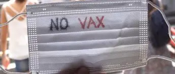 Covid Toscana, lettere di sospensione per 4.500 sanitari no vax