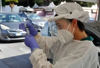 Sicilia zona gialla, curva contagi continua a crescere