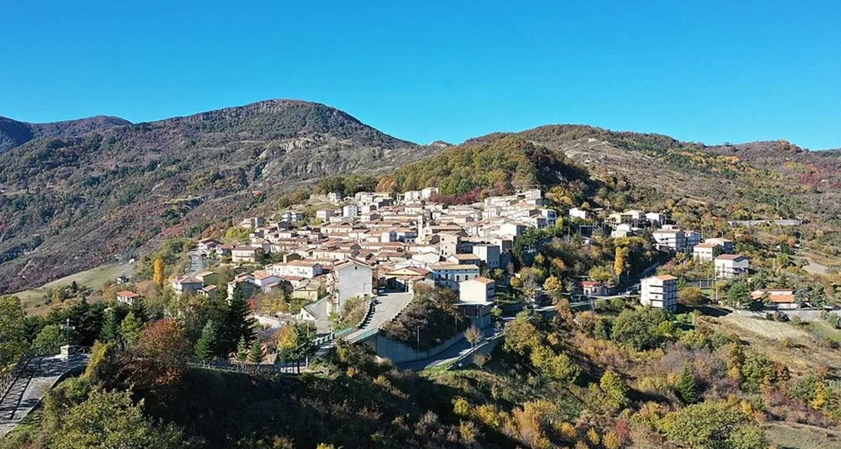 Aree interne, dalla campagna elettorale ai fatti: cosa è arrivato davvero nei borghi della Calabria\n