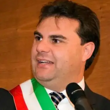 Italia viva Cosenza: «Il partito dica chiaramente chi sostiene»