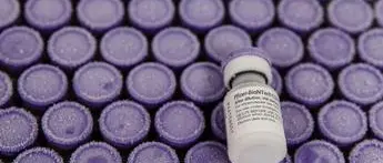 Vaccino Pfizer, fonti: Ema valuterà se ci sono dati per ok pieno