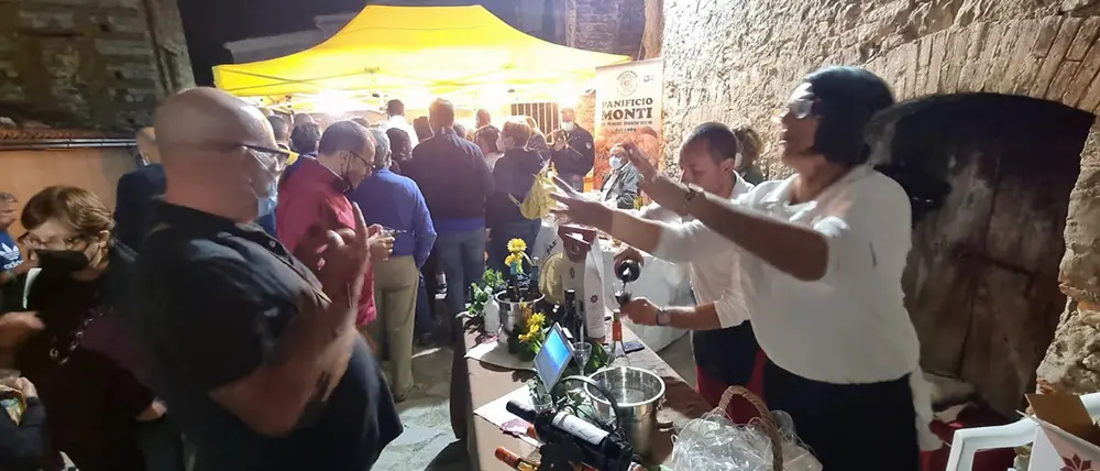 Cerchiara di Calabria invasa dagli amanti di pane e olio