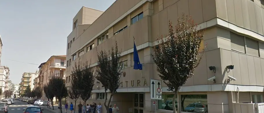 Cosenza, molesta una donna all'Autolinee: denunciato 34enne