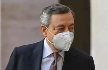 Draghi: \"Attacchi no vax odiosi e vigliacchi\"