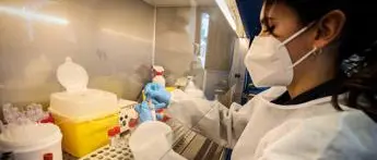 Covid, disturbi intestinali persistono dopo 5 mesi: studio italiano