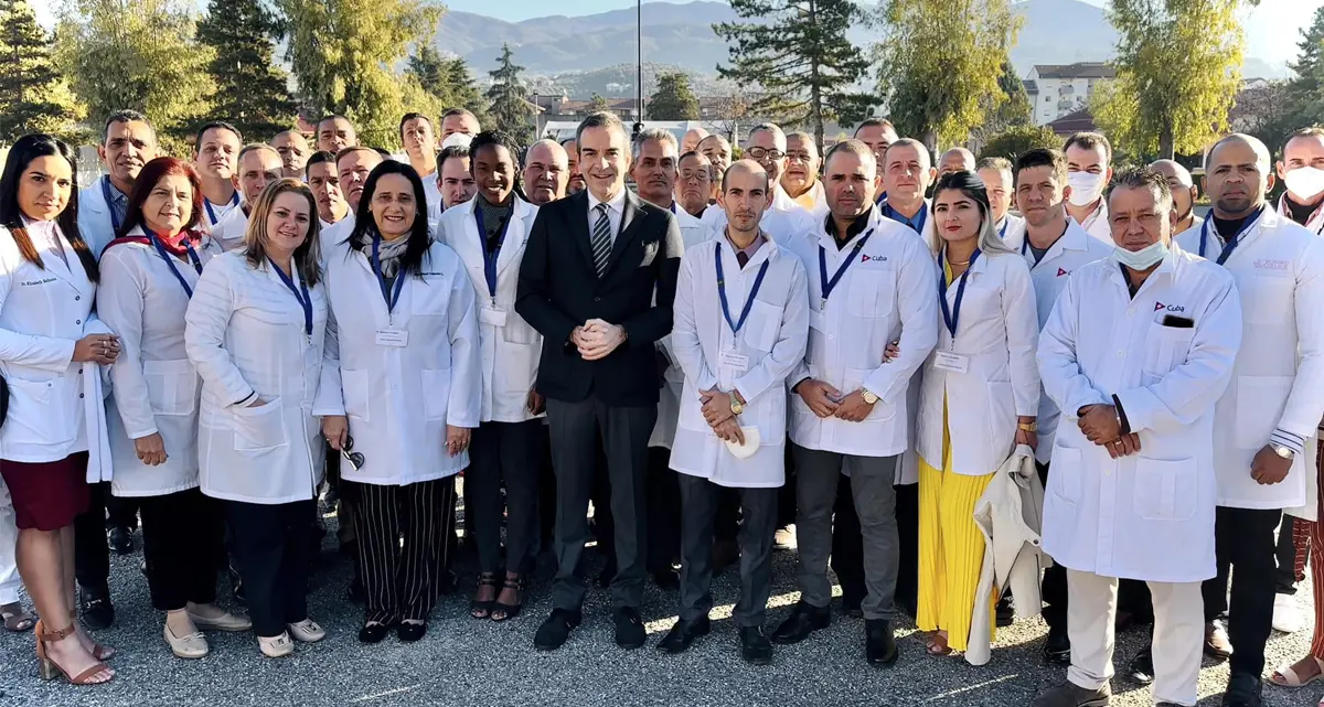 Medici cubani in Calabria, Occhiuto sul Washington Post: «Trump non vuole, ma ci servono. Fino a mille»\n