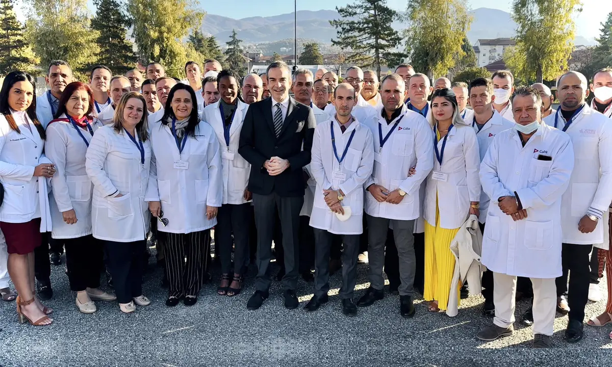 Tutto confermato, altri 50 medici cubani in Calabria e a Cosenza: «Indispensabili»