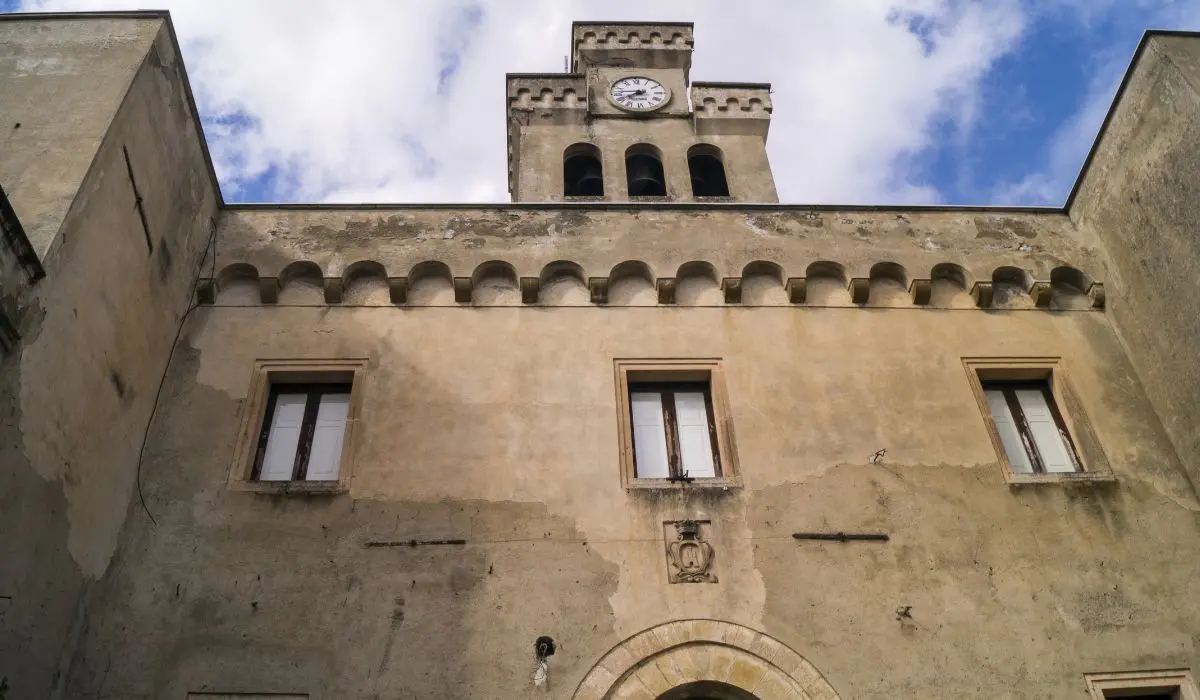 Al Castello di Rende la mostra dell'artista Alfredo Pirri