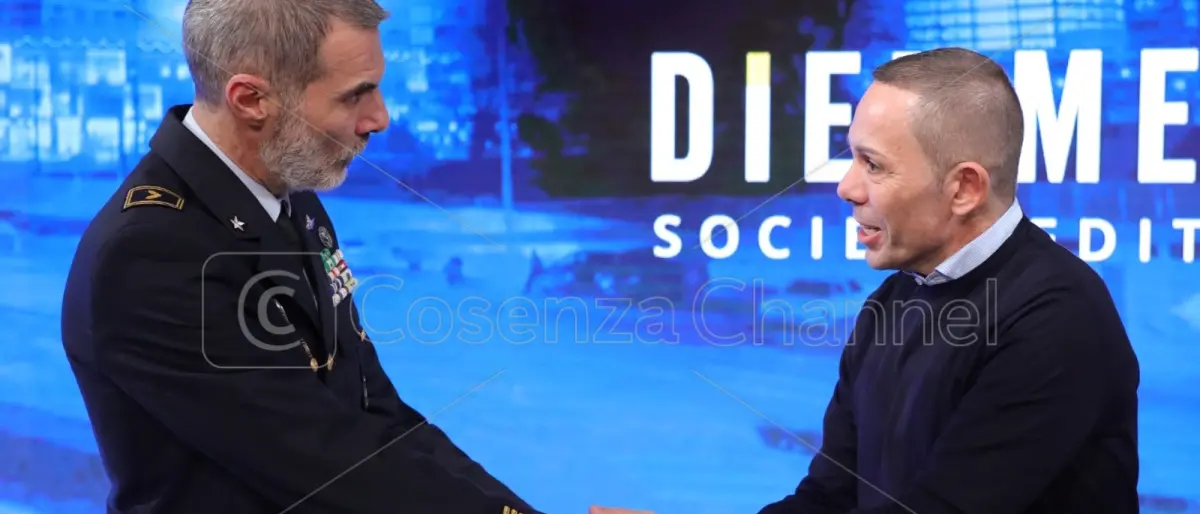 Il comandante dell'Aeronautica militare calabrese in visita agli studi di LaC | VIDEO