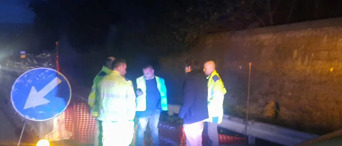 Acquappesa, frana sulla Ss18. Anas dalle 21 chiuderà la strada