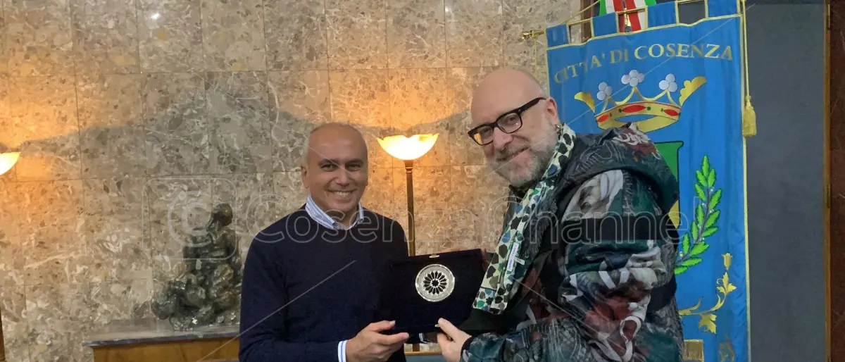 Concerto di Mario Biondi a Cosenza, il sindaco Franz Caruso ringrazia