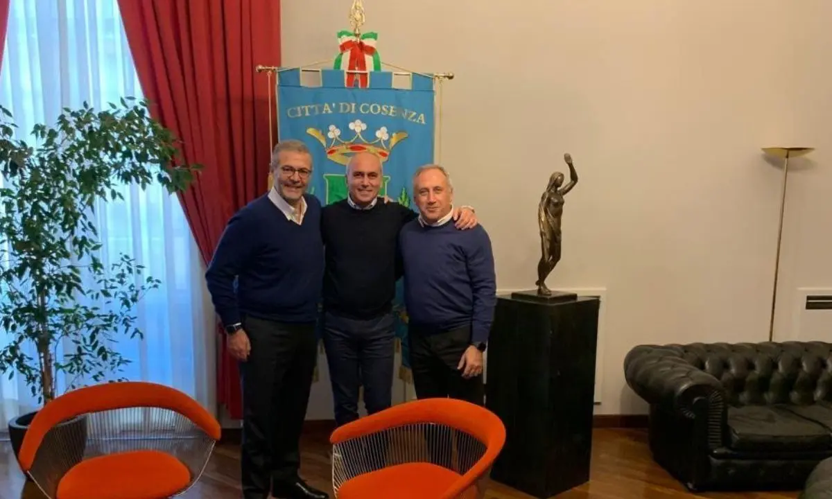 Cosenza, lo scienziato anticovid del \"paziente uno\": «Basta campanilismi»