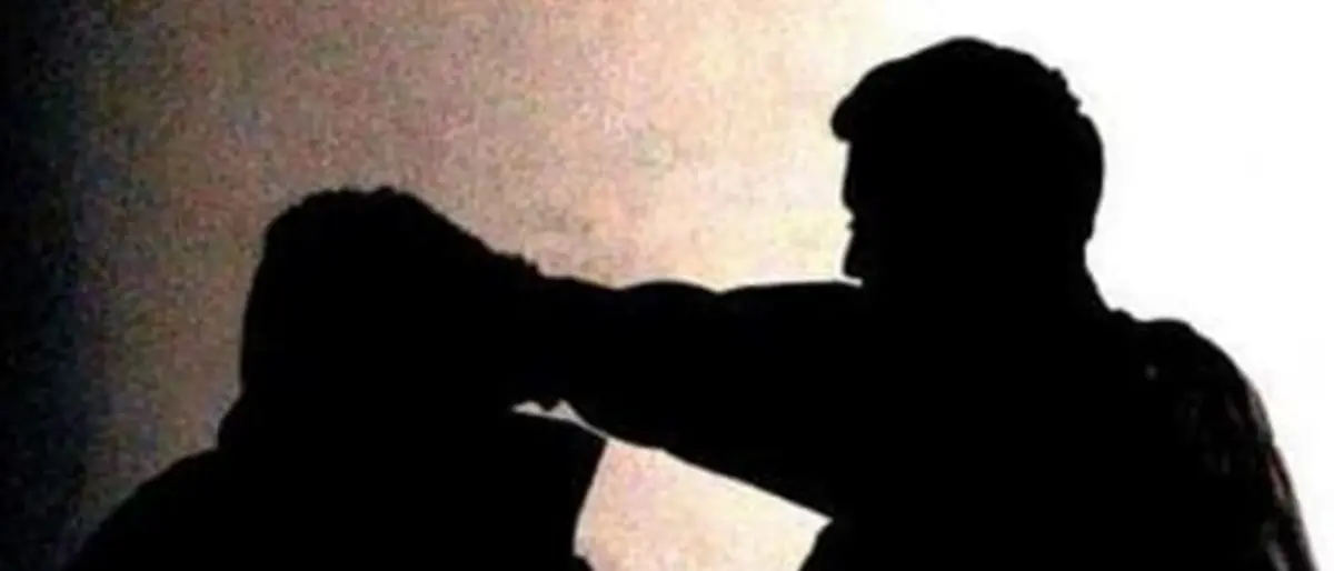 Colpito con un pugno al volto durante una lite con un amico: 21enne in Rianimazione