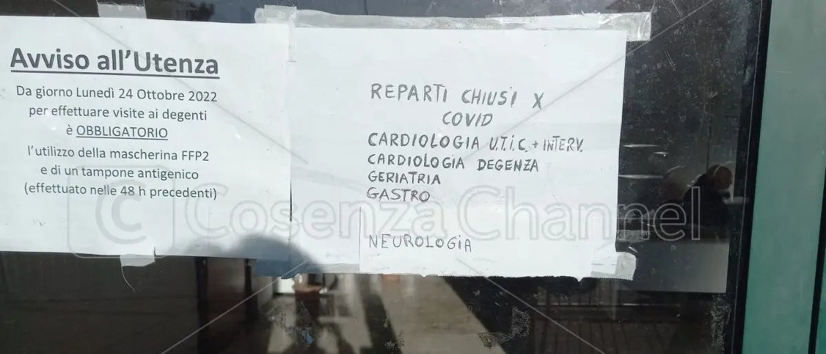 Falso cartello all'Annunziata, la direzione: «Esposto in Procura». E intanto De Salazar prepara la rivoluzione